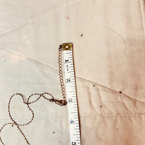 Gold Tone w/Foral Crystal Designed Beaded Necklace - Picture 8 of 11